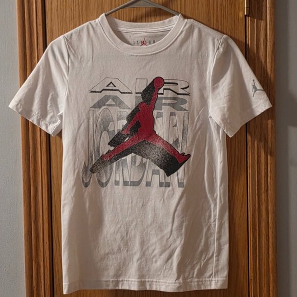 Jordan Boys’ Graphic Tee – Size M (10/12) - Picture 1 of 3